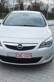 Opel Astra J bezwypadkowy zadbany opłacony gw do 12 m. KSENON-2