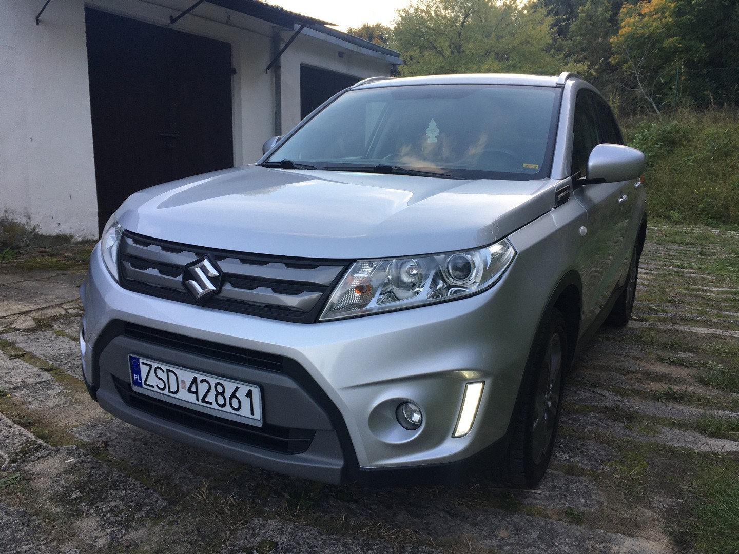 Suzuki Vitara II 1.6 benz. klimatronik, navi, start stop, 2kpl. kół