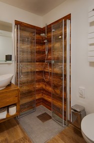 Wyjątkowe meble łazienkowe ze starego drewna-3