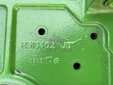 John Deere - [Kryza] Silnika R518402 | John Deere [Kryza] - Wspornik Silnika | John Deere 7420-1