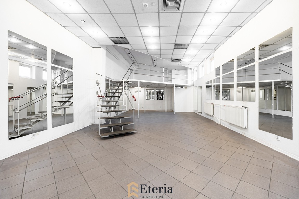 Targowa-parter-65,5 m² + antresola 18,2 m² - View 2