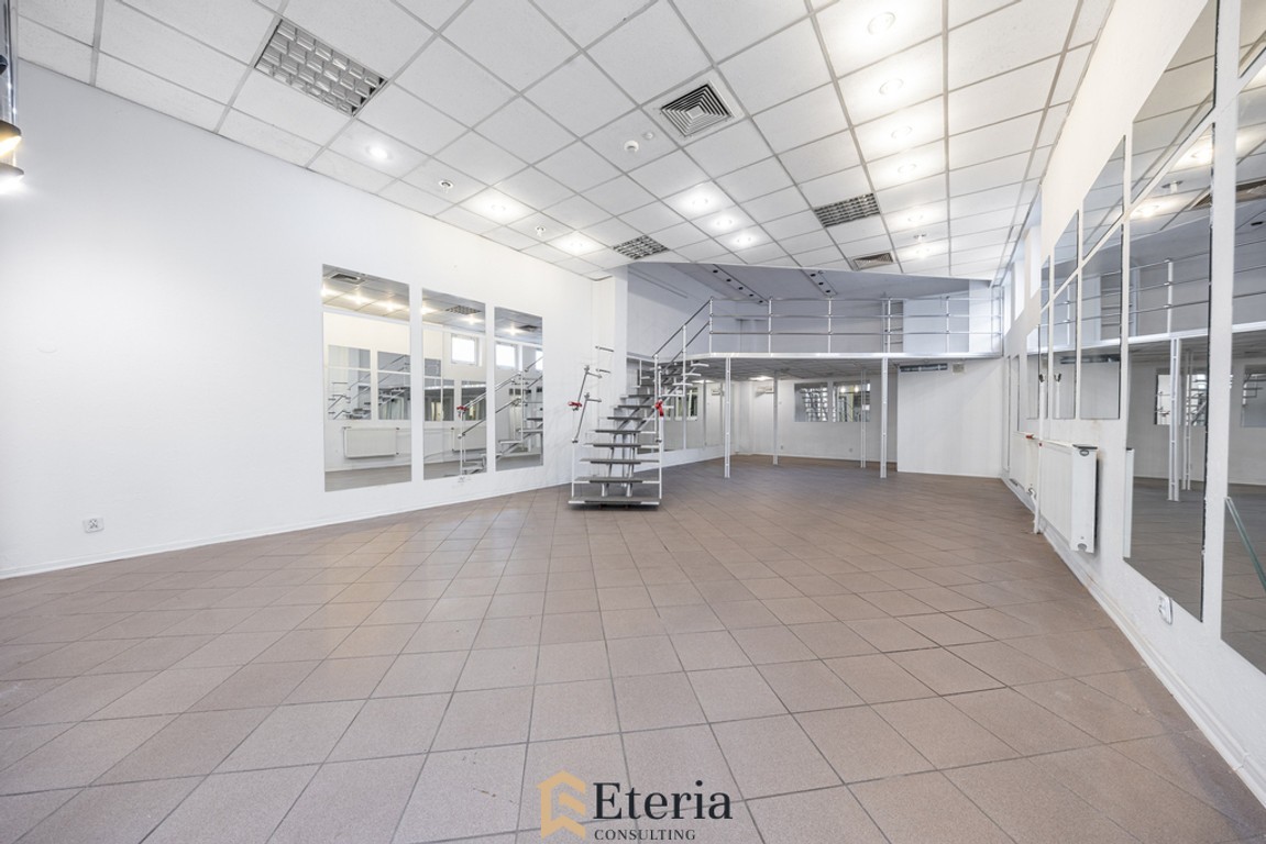 Targowa-parter-65,5 m² + antresola 18,2 m² - View 3
