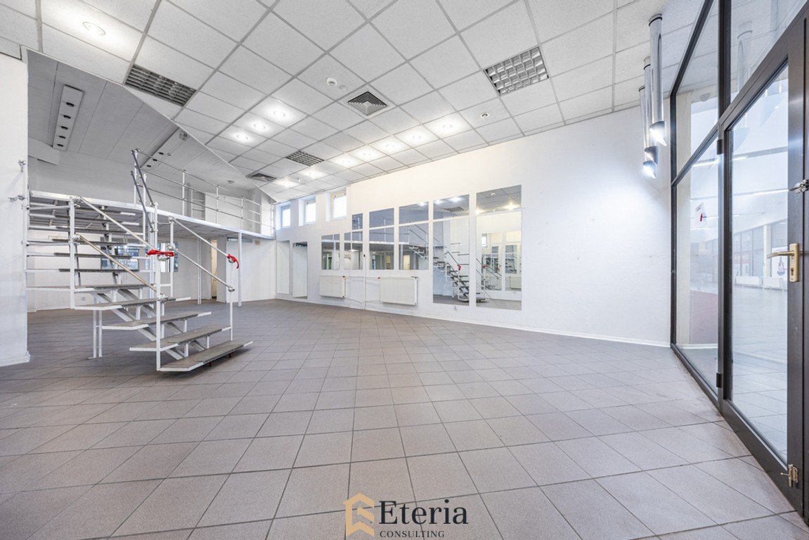 Targowa-parter-65,5 m² + antresola 18,2 m² - View 4