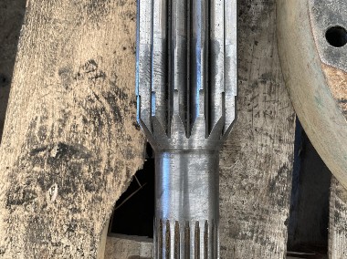 John Deere 8110 8120 8210 8230 8330 8430 - półoś granat R193155 R314670 R328178-1