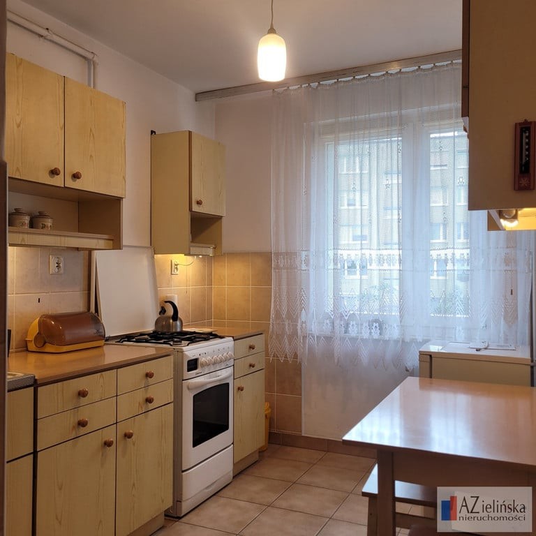 4 pokojowe os. Zwycięstwa, 1 piętro/4, balkon, od zaraz, okna drewniane, panele – další