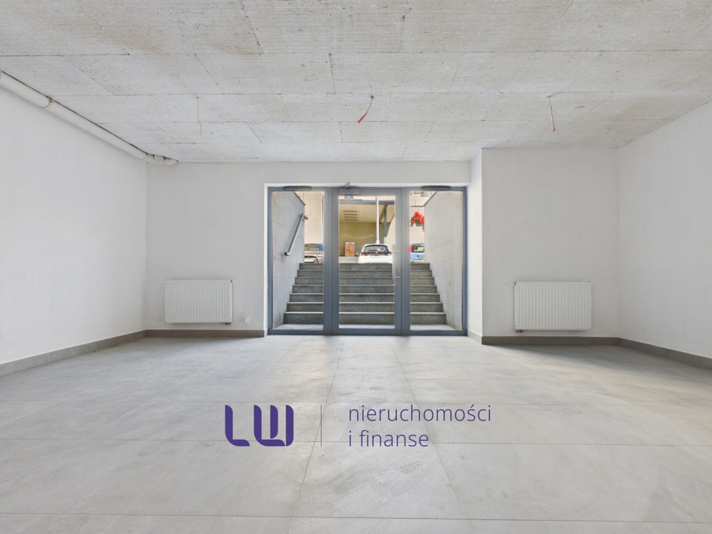 2poziomy,witryna,wejścieodulicy,parking,komórka - Widok 3