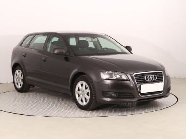 Audi A3 II (8P) , Automat, Xenon, Klimatronic, Tempomat, Parktronic-1