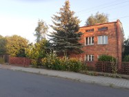 Dom Lututów, ul. Piaski