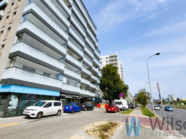 Lokal w apartamentowcu obok stacji SKM - 57 m2-1