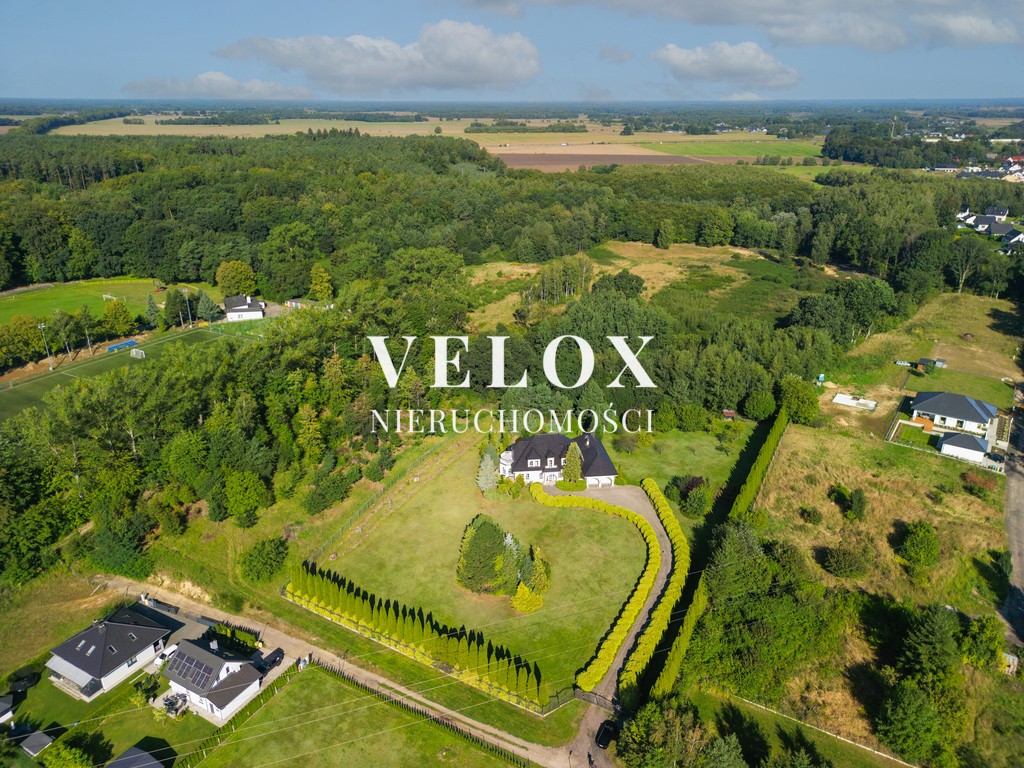 7-room house & single family of 560 m²