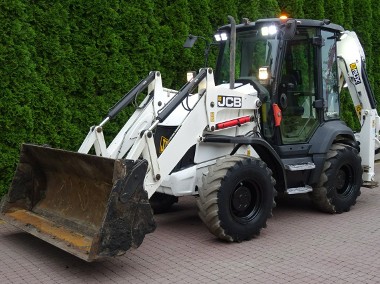 koparko-ładowarka na równych kołach Koparko-ładowarka JCB 2CX 4X4na równych kołach skrętnych tylko 3800mth-1