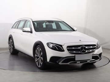 Mercedes-Benz Klasa E W213 , 1. Właściciel, Serwis ASO, 194 KM, Automat, Skóra, Navi,