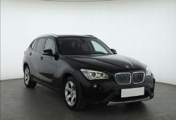 BMW X1 I (E84) , 184 KM, Automat, Navi, Xenon, Bi-Xenon, Klimatronic,