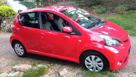 sprzedam Toyotę AYGO , rocznik2014, przebieg 77450