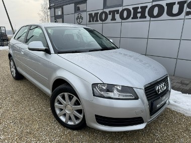 Audi A3 II (8P) 1,6 "Attraction"-1