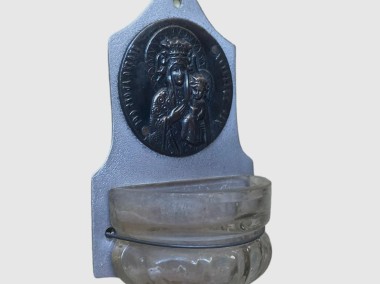 Stara pamiątkowa kropielnica z wizerunkiem Matki Boskiej-1