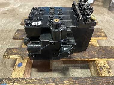 Rexroth R917007235, R917006912, R917005115 Rozdzielacz hydrauliczny-1