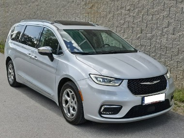 Chrysler Pacifica-1