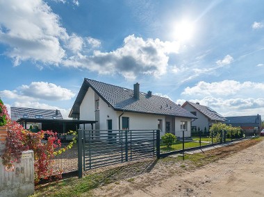 Parterowy dom z ogrodem-Domaszczyn-1