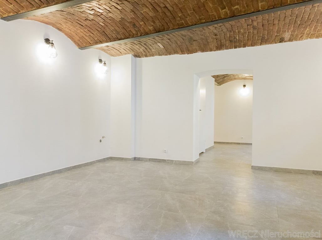 Lokal inwestycyjny w bardzo dobrej lokalizacji - Bytom Śródmieście - View 3