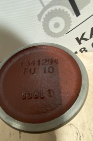 Case 5120 5130 5140 5150 5250 - tłok podnośnika hitch 1341294C1-2