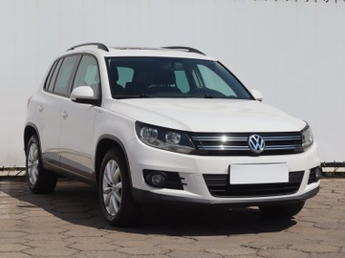Volkswagen Tiguan , Salon Polska, Klimatronic, Parktronic, Dach panoramiczny-1