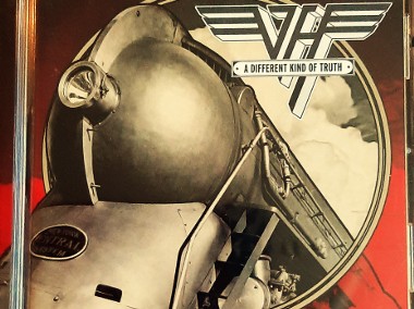 Sprzedam Album Kultowego Zespołu Van Halen A Different Kind Of Truth  CD Nowy-1