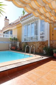 Dom z prywatnym basenem w słonecznej Hiszpanii-2