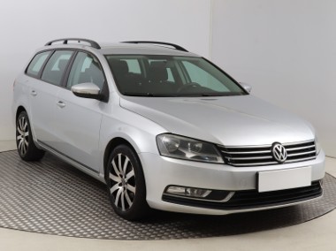 Volkswagen Passat B7 , Navi, Klimatronic, Tempomat, Podgrzewane siedzienia,ALU-1