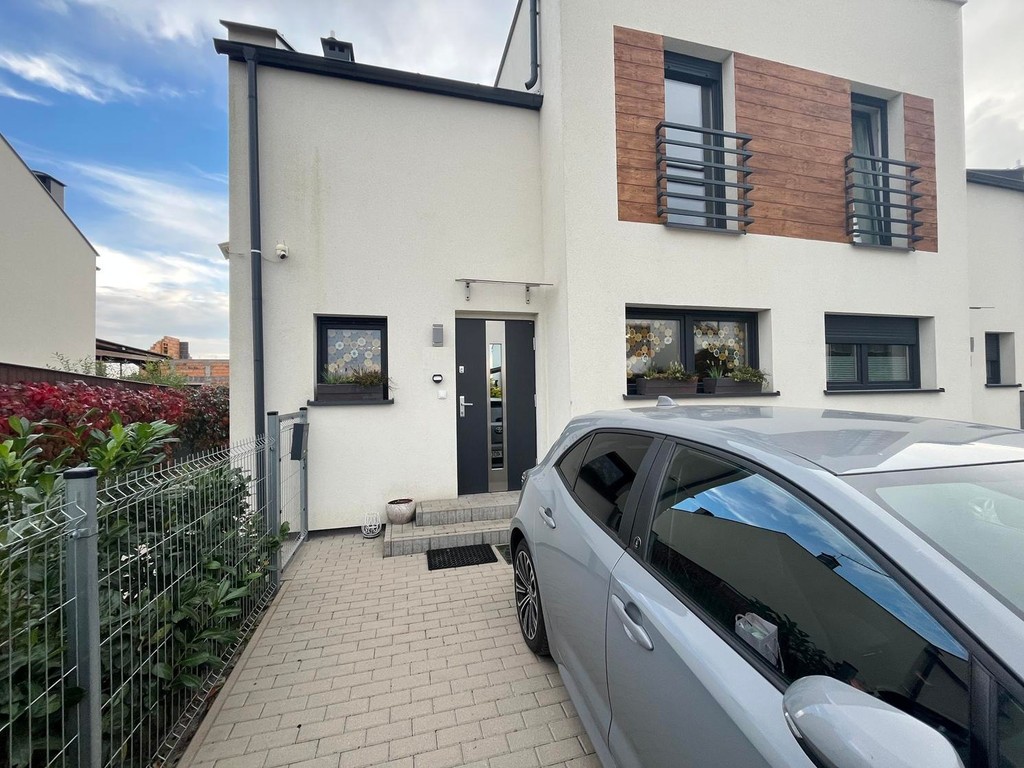 Dom na sprzedaż, 4 pokoje, 74 m², Dąbcze