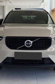 Volvo XC40 B4 Plus Dark Pakiet Driver Assist + Kamera Park Assist, tył + Reflektory-2