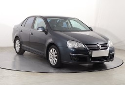 Volkswagen Jetta V , Salon Polska, Klimatronic, Podgrzewane siedzienia,ALU