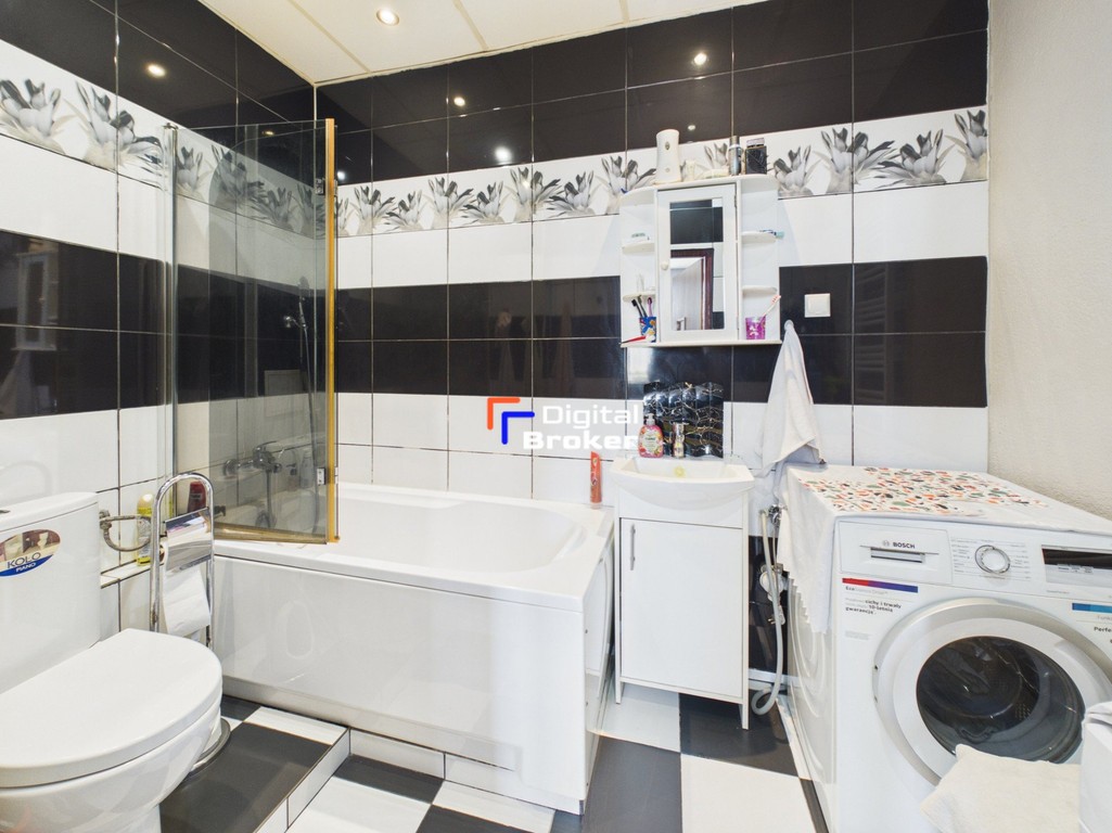 59 m², 2 pokoje z możliwością 3 | Katowice | po remoncie 1 piętro – další