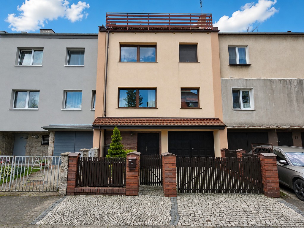 Dom w zielonej części Poznania - Dębiec | 2 tarasy | Garaż | Ogród