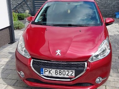 PEUGEOT 208-1