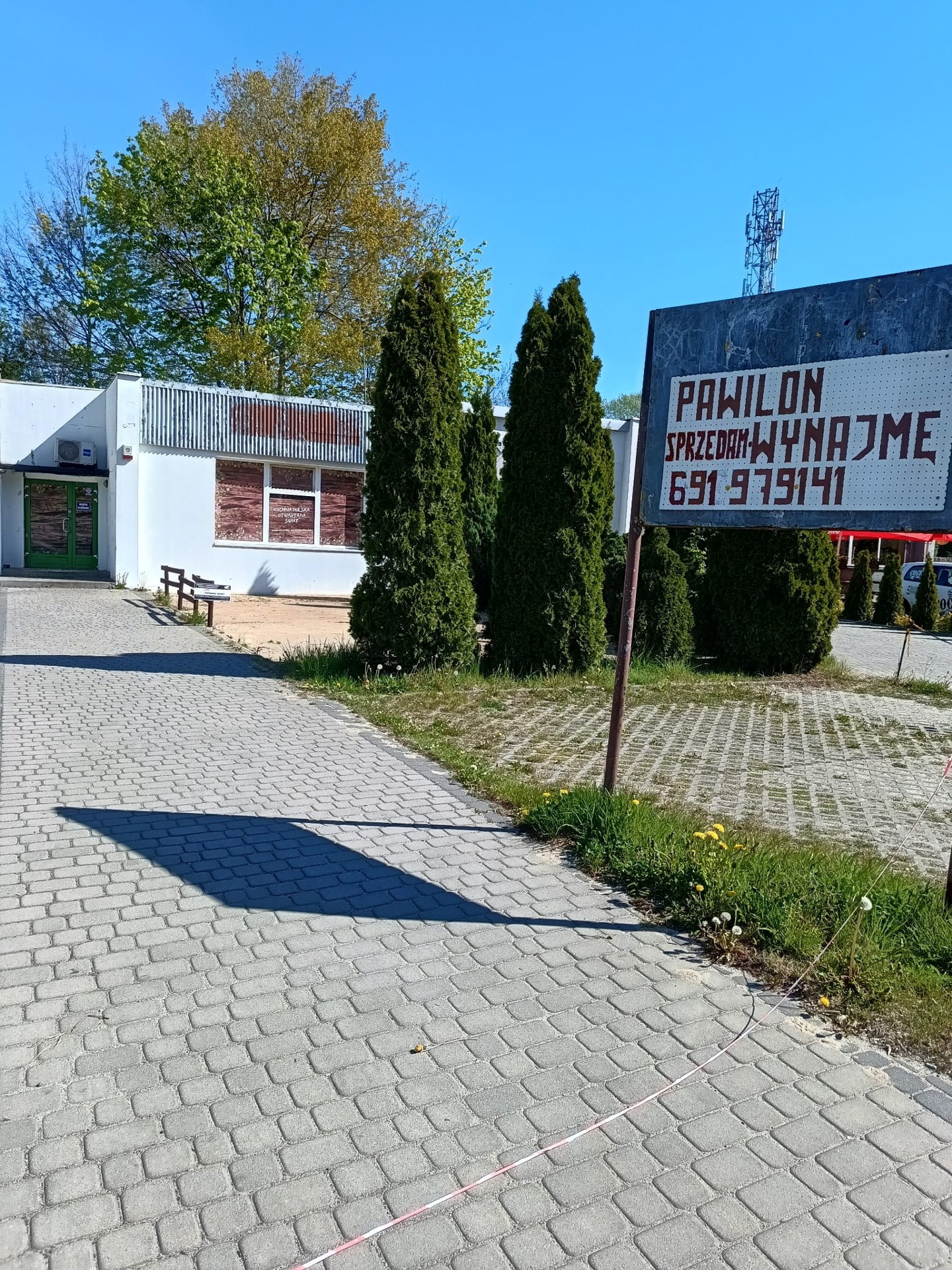 Lokal użytkowy na sprzedaż lub w dzierżawę – pohled 3