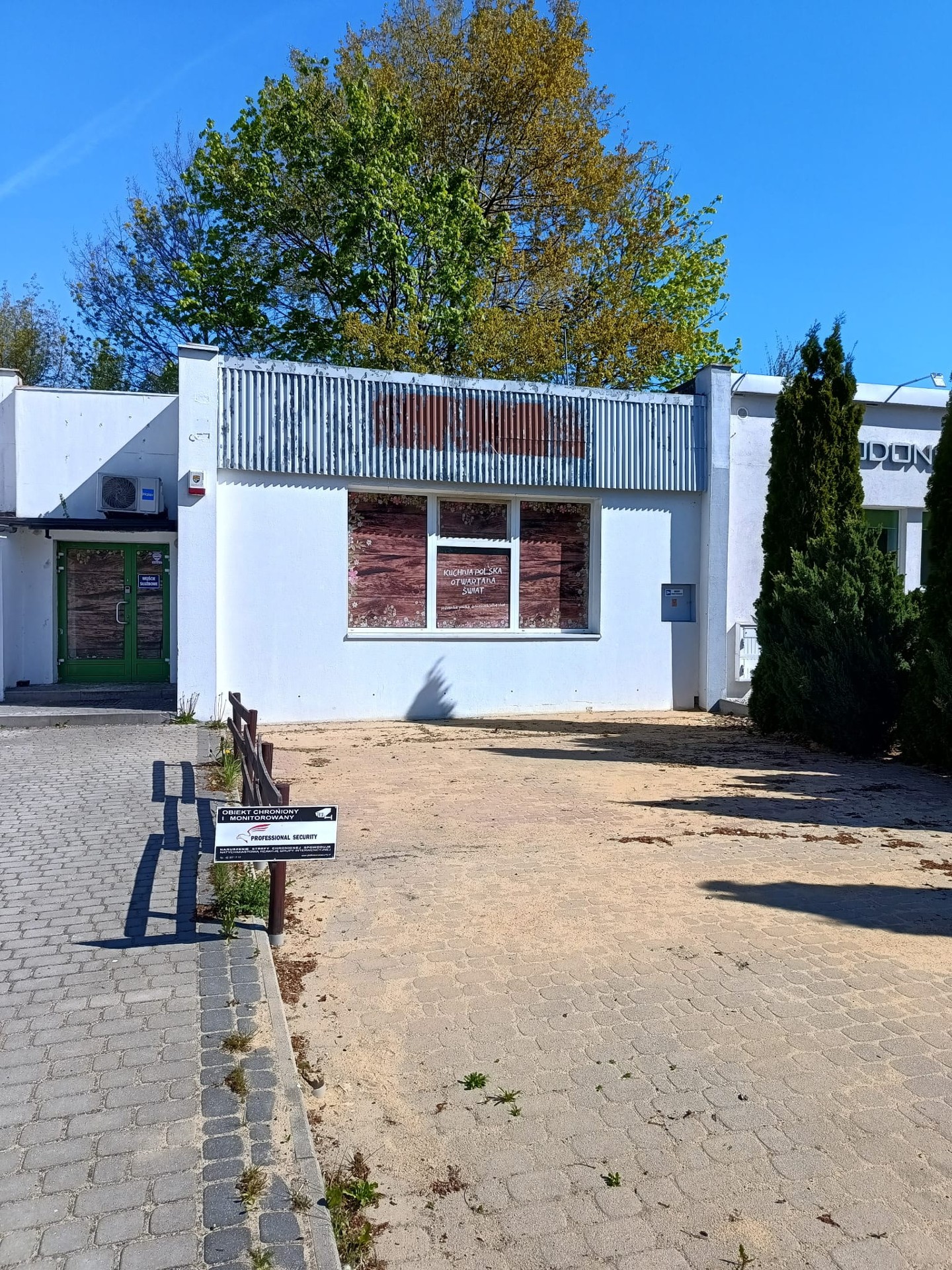 Lokal użytkowy na sprzedaż lub w dzierżawę – pohled 2