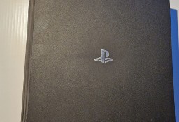 PlayStation 4 pro + 2 Pady +3 gry 