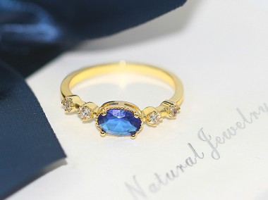 Nowy pierścionek drobny złoty kolor niebieska cyrkonia retro-1