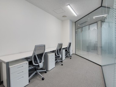 Pięknie zaprojektowana powierzchnia biurowa dla 3 osób Spaces Marszałkowska-1
