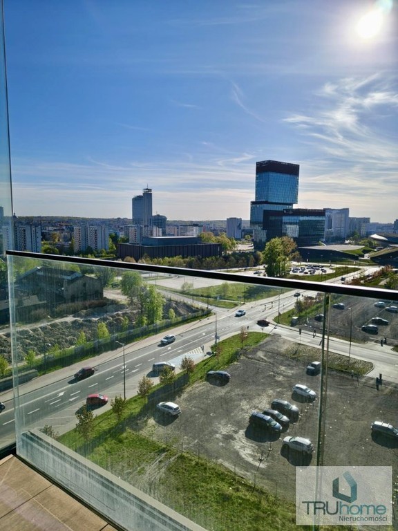 Widok na spodek, klimatyzacja, garaż, komórka – pohled 4
