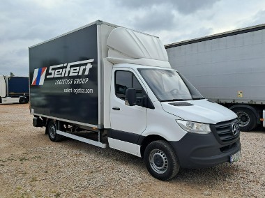 Mercedes-Benz Sprinter-1