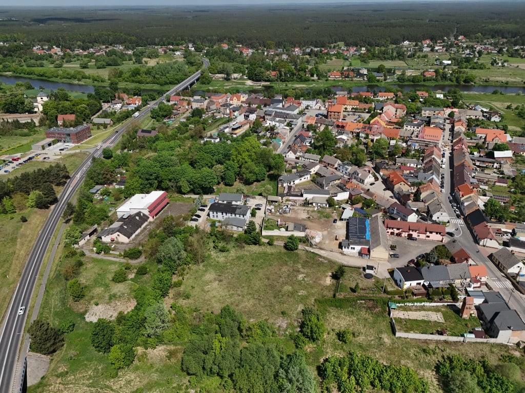 Na sprzedaż działka zabudowana budynkami po zakładzie przetwórczym - Widok 2