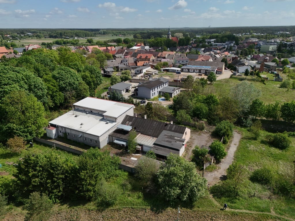 Na sprzedaż działka zabudowana budynkami po zakładzie przetwórczym - Widok 3