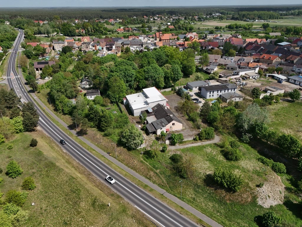 Na sprzedaż działka zabudowana budynkami po zakładzie przetwórczym - Widok 6