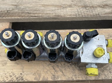 Claas Lexion Tucano Jaguar - magnes cewka 0000564120 0000564130 0056412.1-2