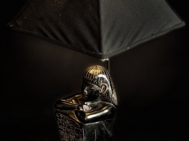 Lampa stolikowa kamienna „Egipcjanin”, czarny abażur -1
