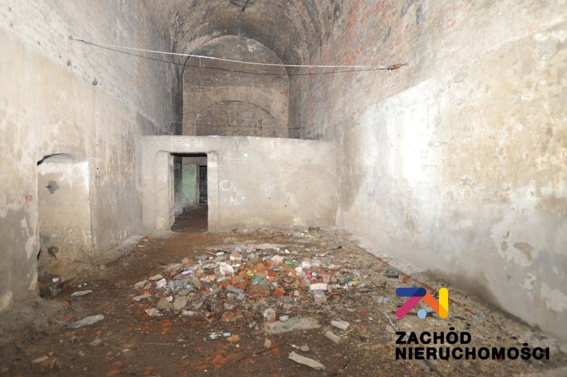 Zabytkowe Podziemia Nieopodal Zamku W Żarach – další