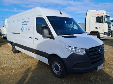 Mercedes-Benz Sprinter-1