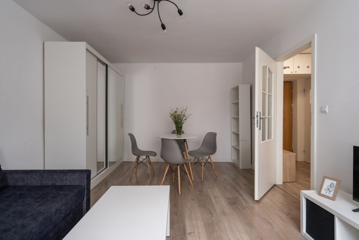 KAWALERKA 32 m² Z ODDZIELNĄ KUCHNIĄ - Widok 2